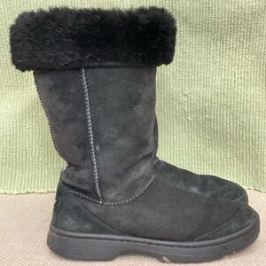 Ugg Women's Ultimate Tall Braid Black Leather/Sheepskin Lining Winter Boots Sz 8